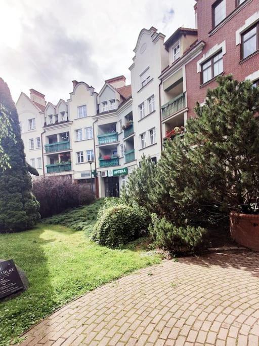 Apartament Parkowy โอสโตรดา ภายนอก รูปภาพ